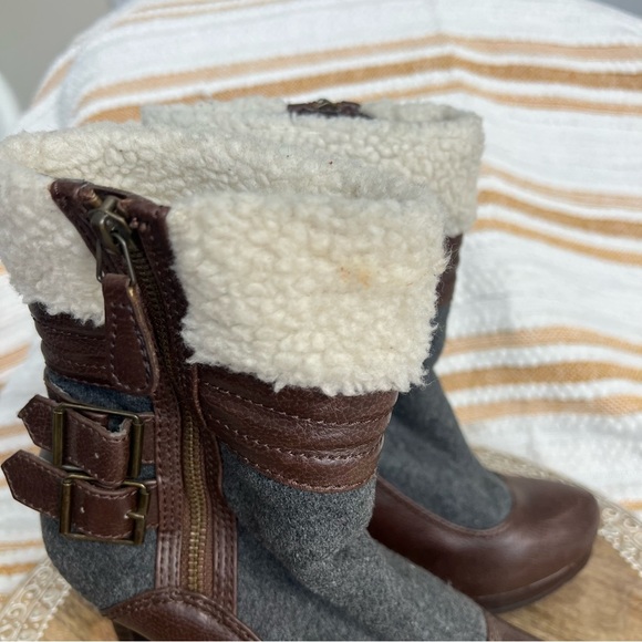 Elle‎ Faux Fur & Wool Sherpa Lined Zip-Up Buckle Boots | Size 6.5M - Picture 9 of 17
